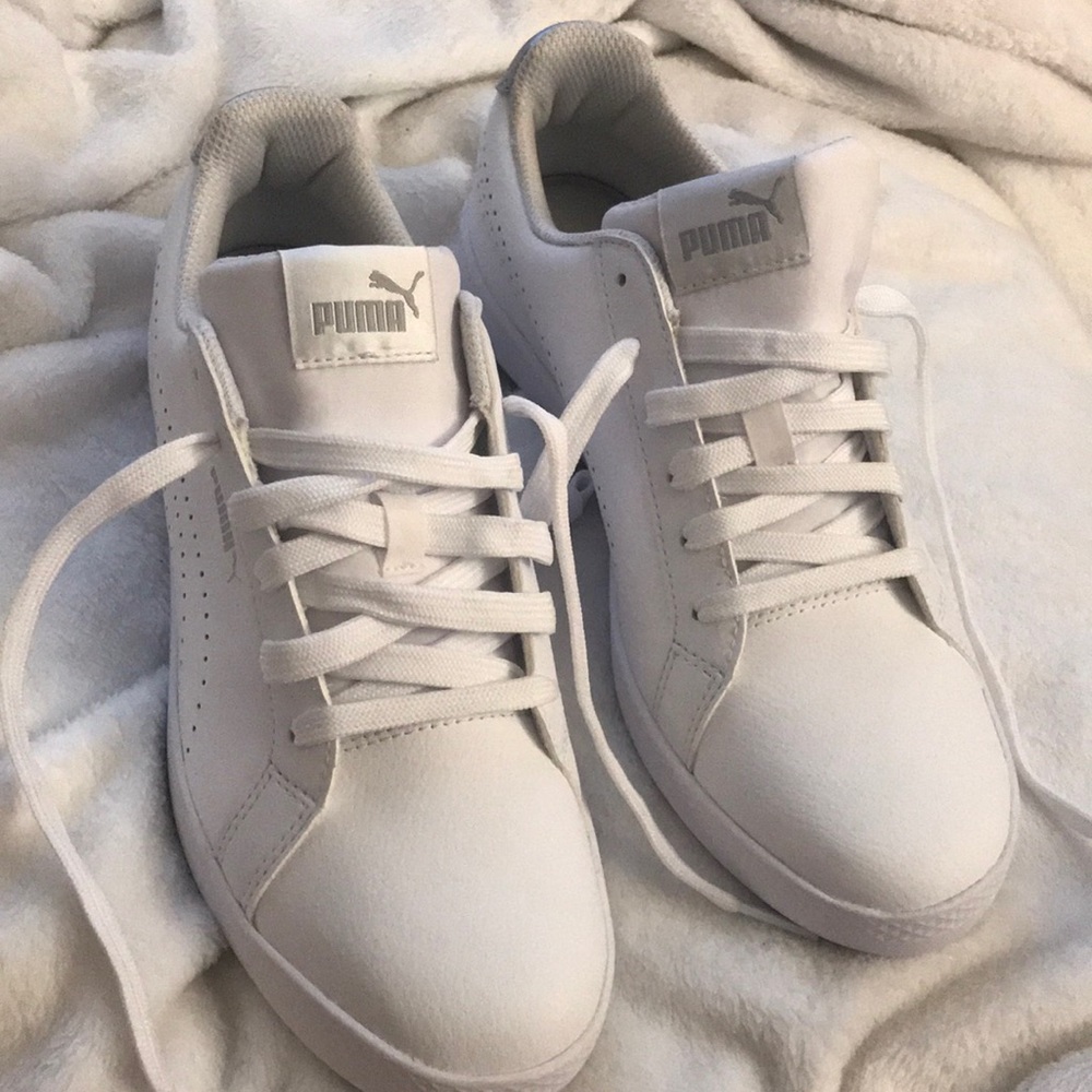 Never used shoes. Brand: Puma